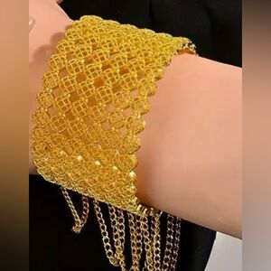 Hallow Tassel Bracelet with Two Rings